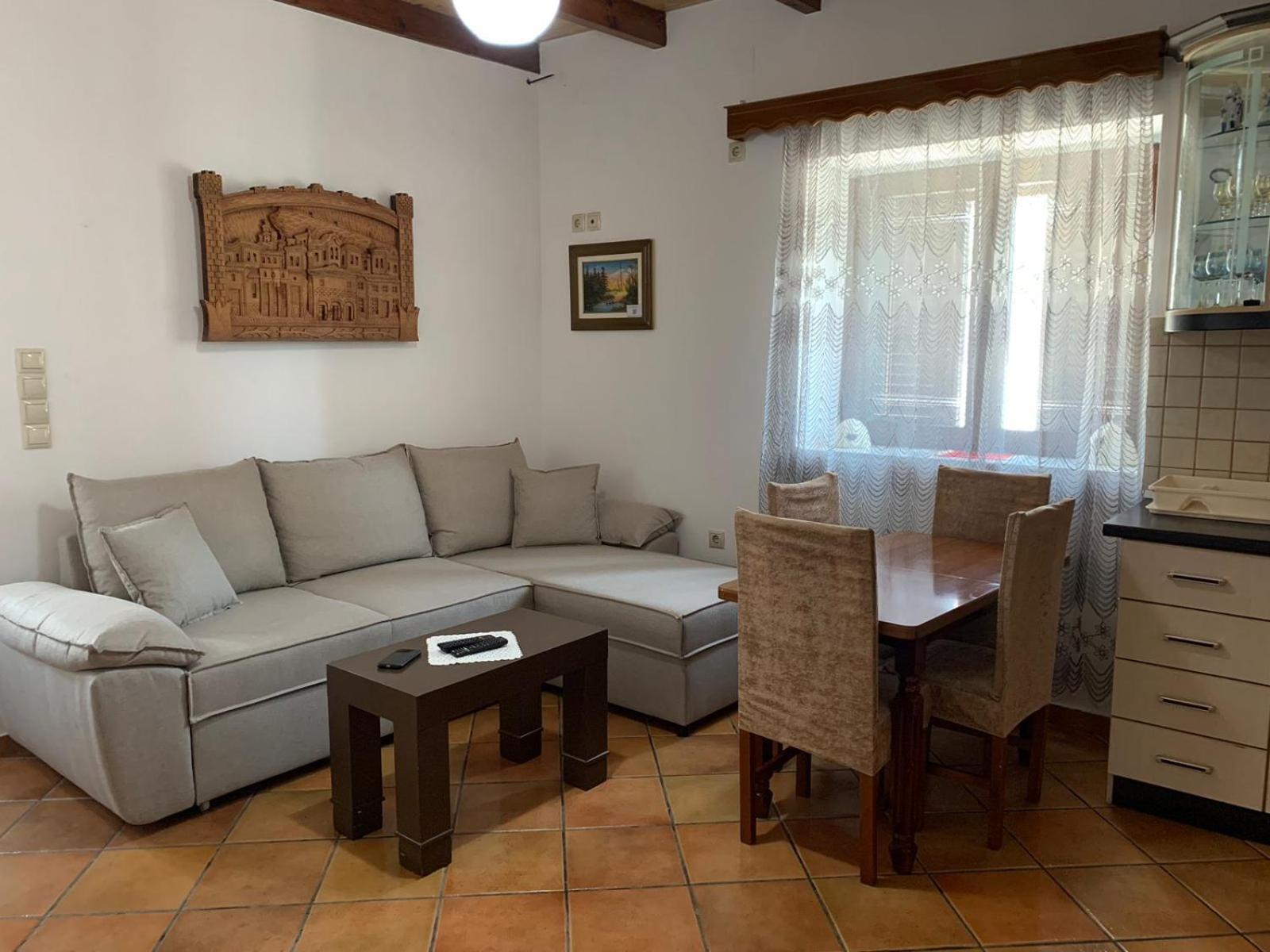 Nomad House-Entire House At Your Disposal,4 Guests ベラト エクステリア 写真